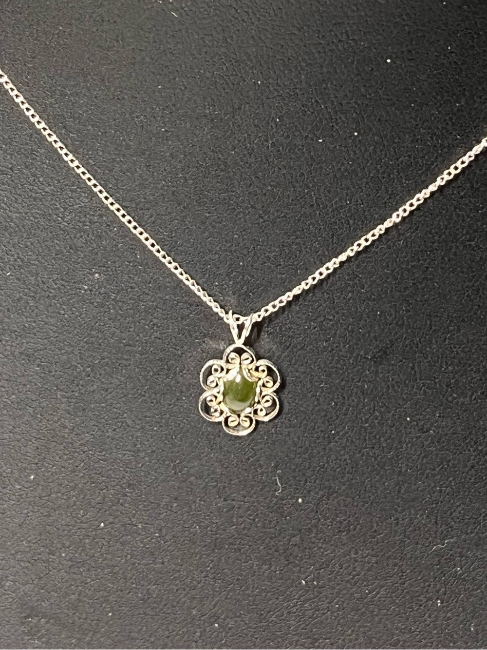 Vintage Sterling Silver Floral Filigree Necklace 
Green Stone. Feminine
Stamped - Picture 2 of 6